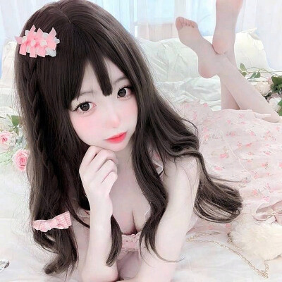 尤野桃
(这个小晴听说是拍外景骂定制圈的人 介意就不要用)