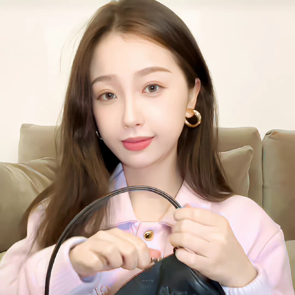 虞书欣
微博：漫约悸樱