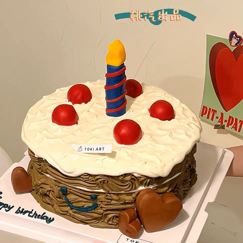 背景｜文案
蝉与夏天的玫瑰平行流浪。
Cicadas wander parallel to the roses in summer.