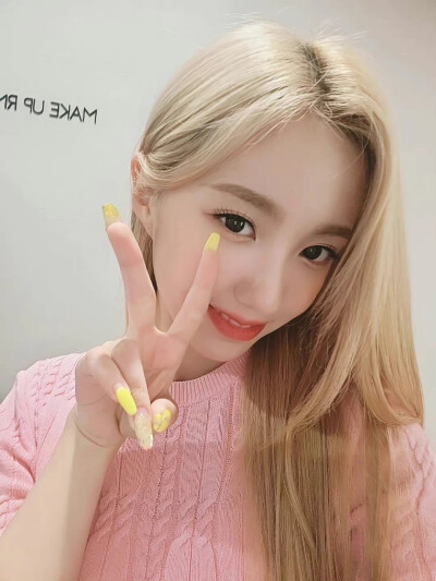 姜艺书 yeseo
/图源见logo ​​​侵删