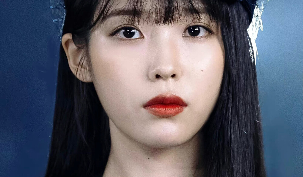 iu_月上