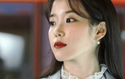 iu_月上