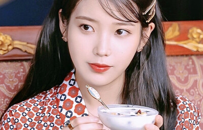 iu_月上