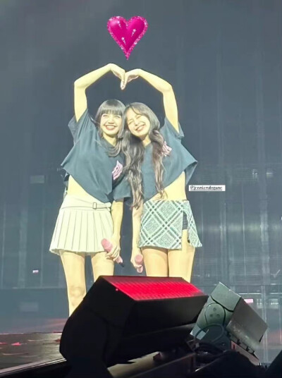 BLACKPINK
jenlisa