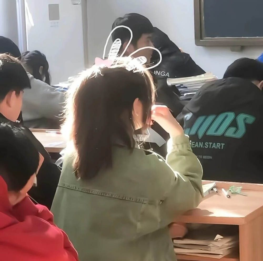 真人女生头像ฅ՞•ﻌ•՞ฅ