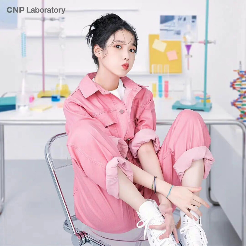 IU李知恩
IU×CNP