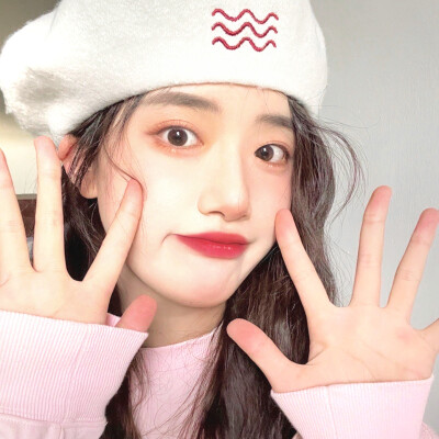 “予独爱莲之出淤泥而不染，濯清涟而不妖”