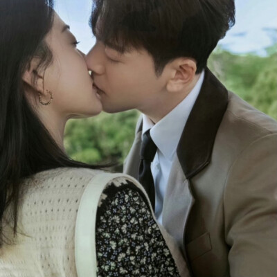 叶时蓝and陆昭西
自截