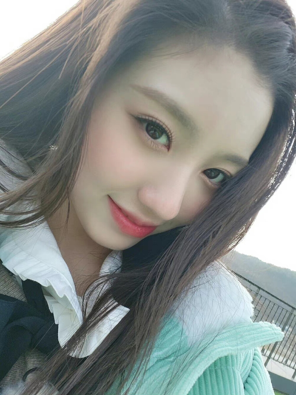 姜艺书 Yeseo
/图源见logo ​​​侵删