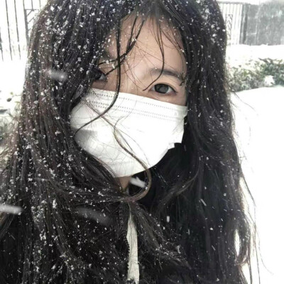 爱是雪地里写诗.
cr.微博 侵删