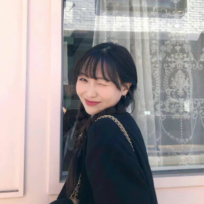 柳洙正 Sujeong
/图源见logo ​​​侵删