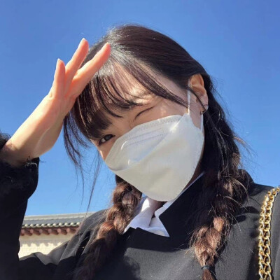 柳洙正 Sujeong
/图源见logo ​​​侵删