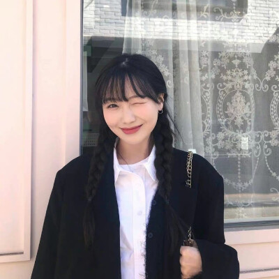 柳洙正 Sujeong
/图源见logo ​​​侵删