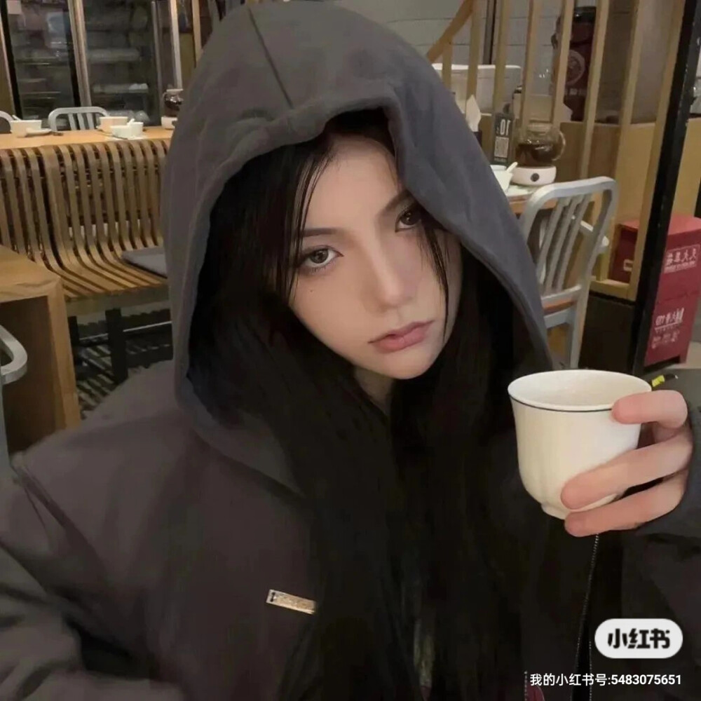 女生头像真人
点赞加关注