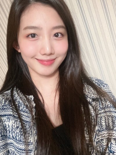 崔裕姝 yuju
/图源见logo ​​​侵删