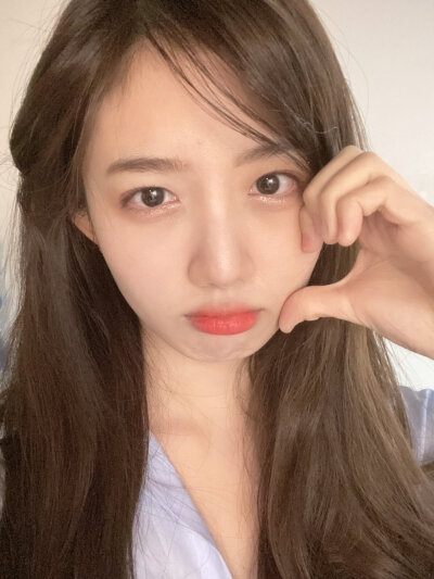 崔裕姝 yuju
/图源见logo ​​​侵删