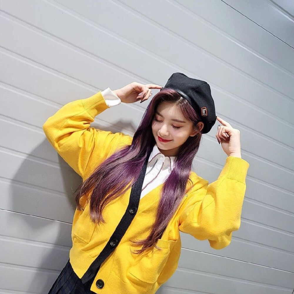 王怡人 の 头像 /图源见logo 676767侵删