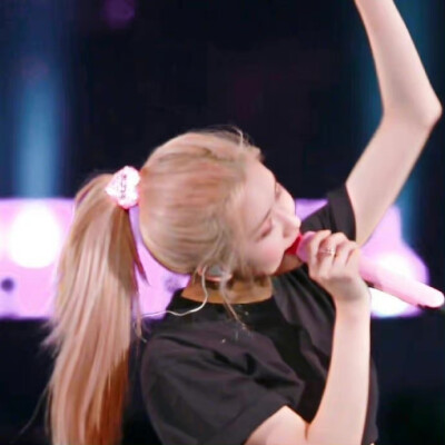 Rosé 朴彩英