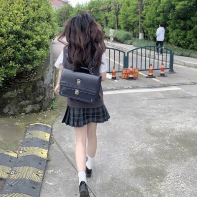 背影女头