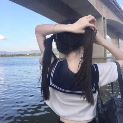 背影女头