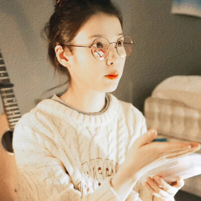 IU | IUTV
cr:窥见银河星雾