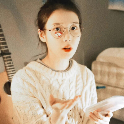 IU | IUTV
cr:窥见银河星雾