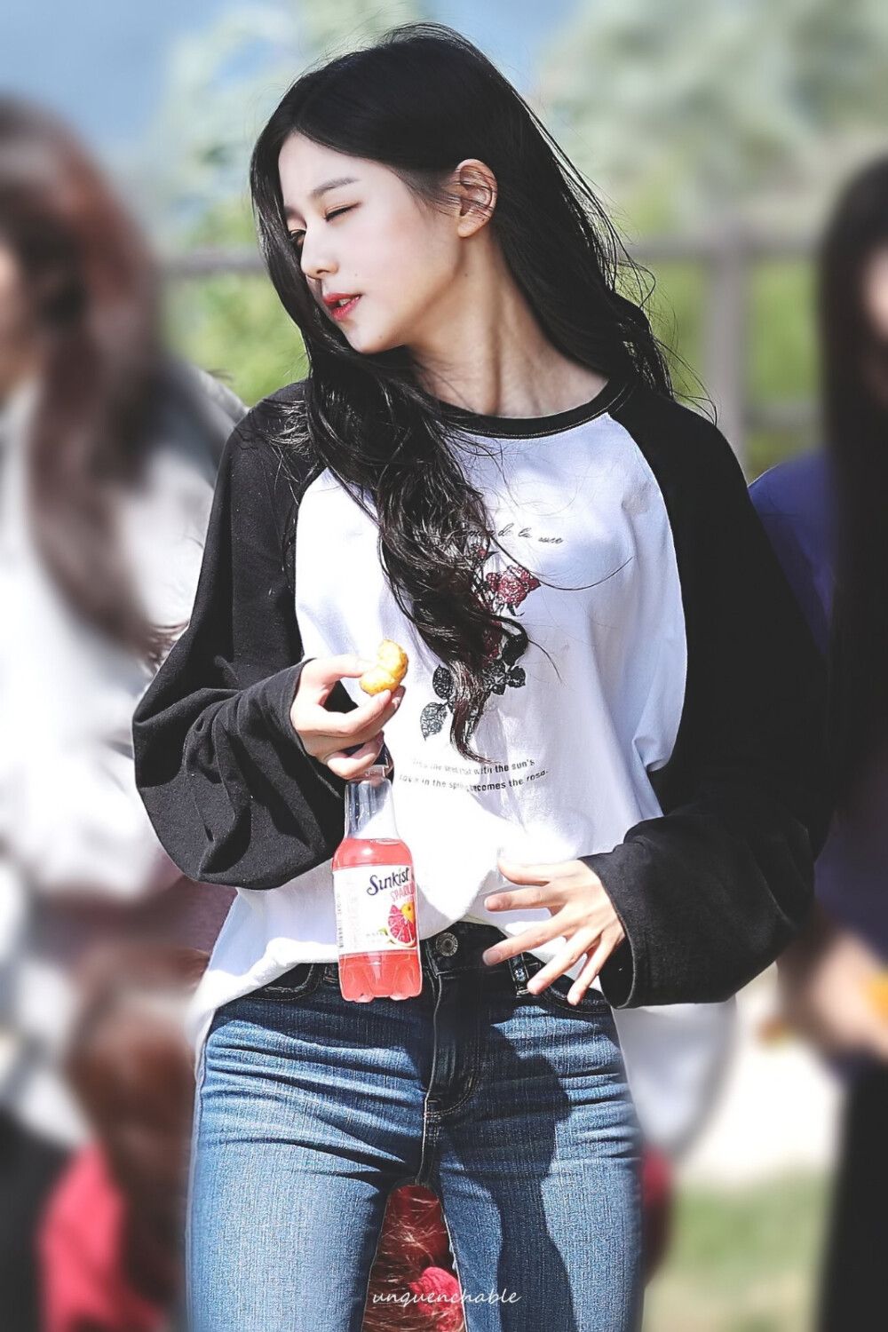 张元英 wonyoung /图源见logo 676767侵删 - 堆糖,美图壁纸兴趣