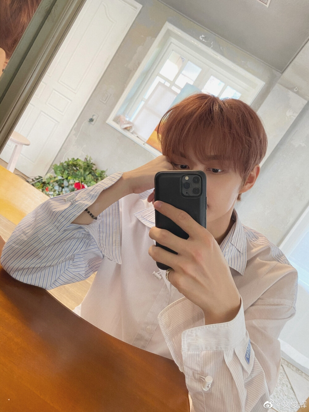 文俊辉（JUN）
❣️ⓈⒺⓋⒺⓃⓉⒺⒺⓃ❣️