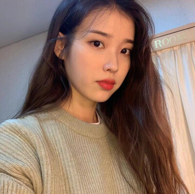 iu 李知恩 头像