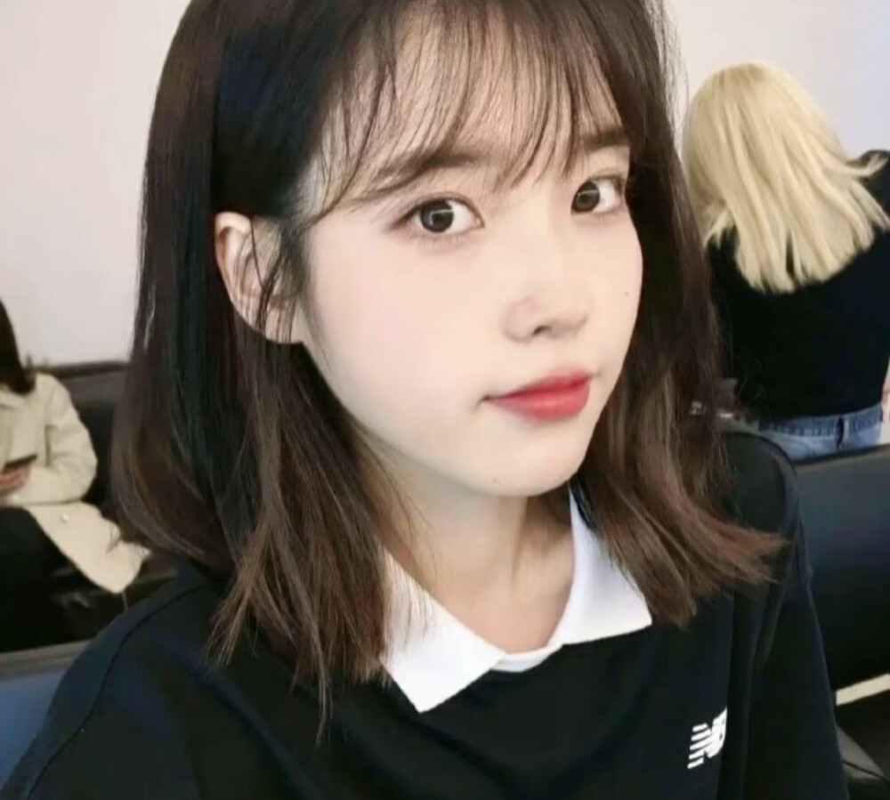 iu 李知恩 头像