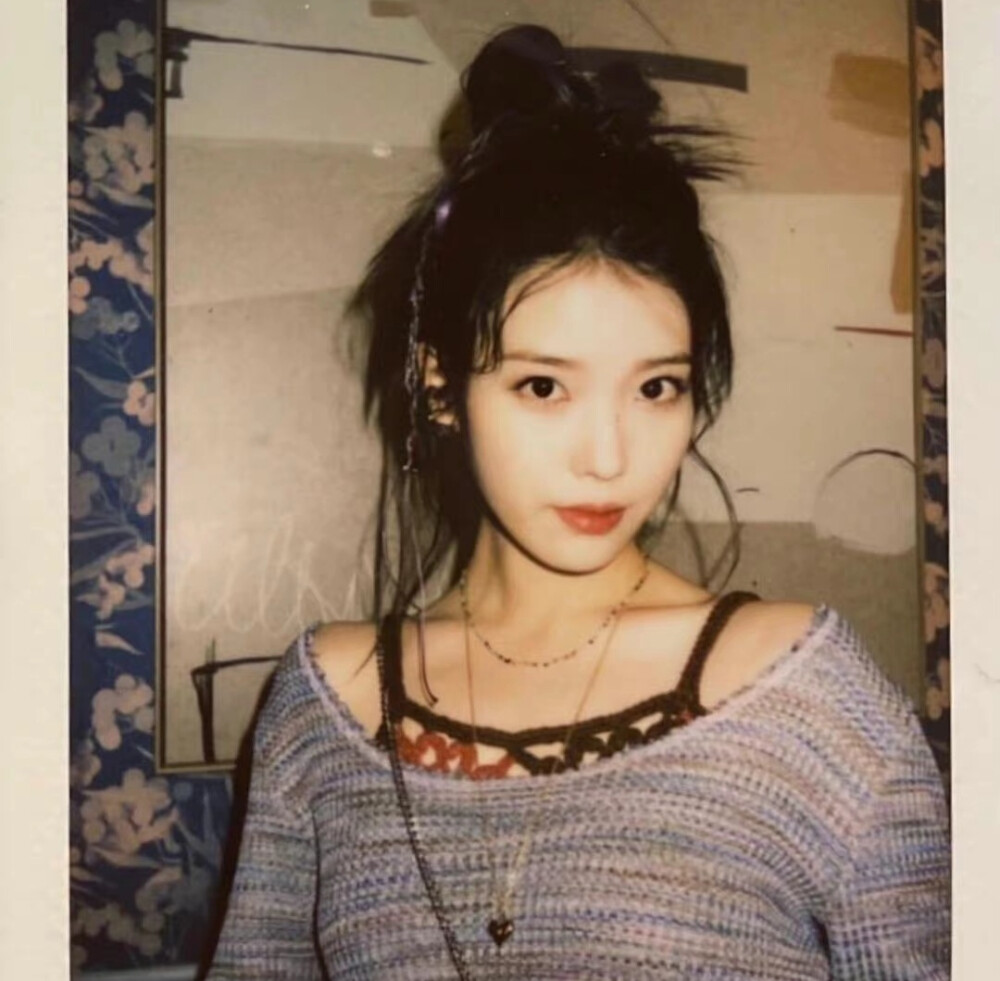 iu 李知恩 头像