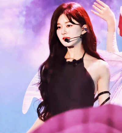 赵露思
奔赴2023