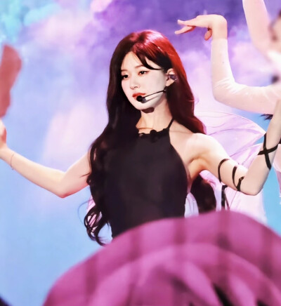 赵露思
奔赴2023