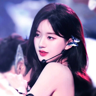 赵露思
奔赴2023