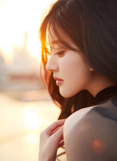 赵露思
和露思跨向2023