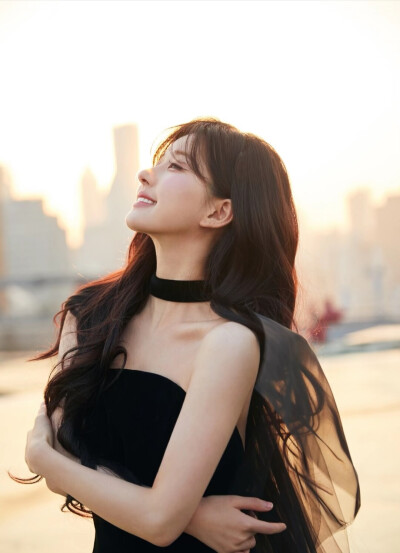 赵露思
和露思跨向2023