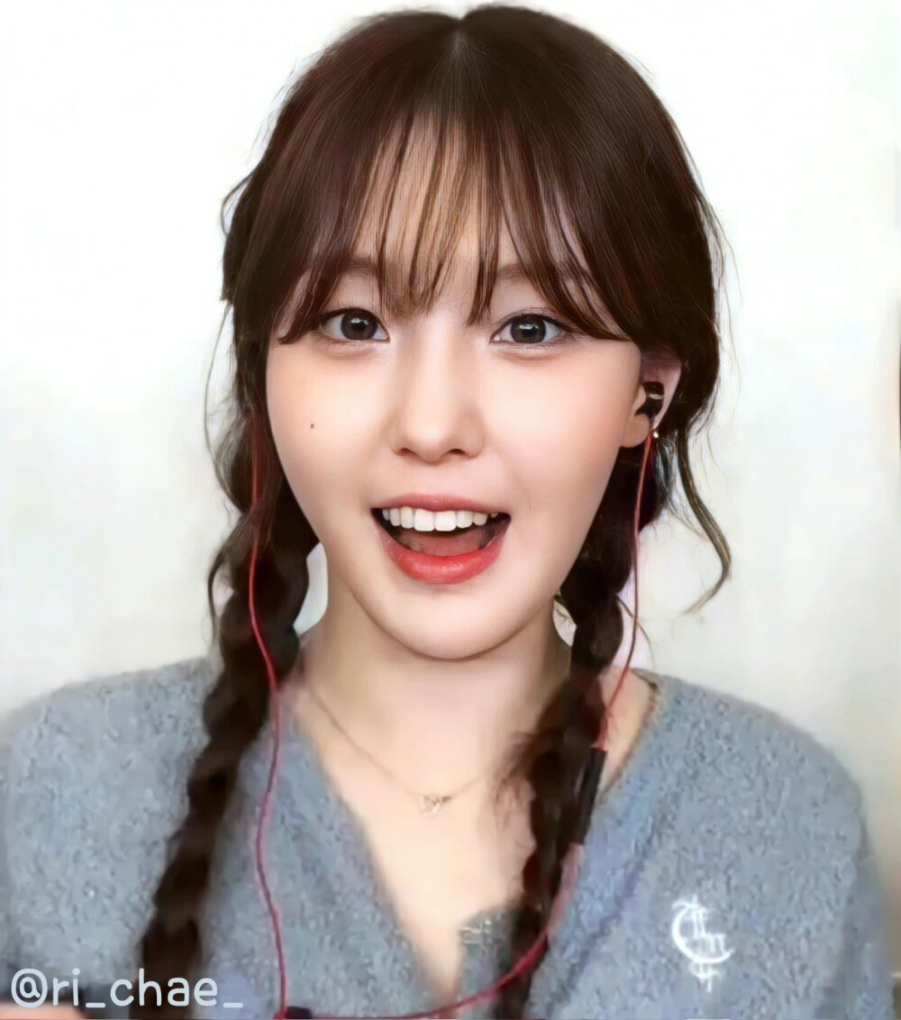 金采炫 chaehyun /图源见logo 676767侵删