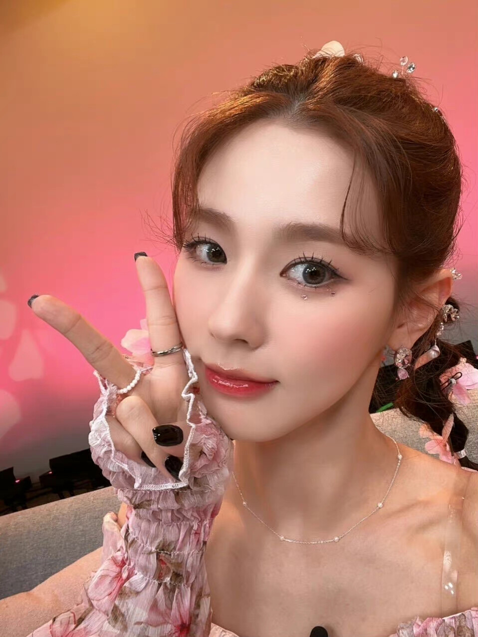 赵美延 Miyeon
/图源见logo ​​​侵删