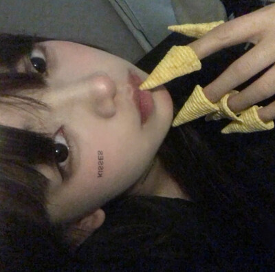 原来不止我被困在回忆里
@愛咳嗽的九啊