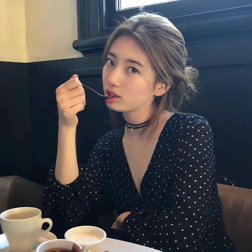 KPOP头像第九十三弹（裴秀智篇）
“夕阳总会落在你的身上，你也会快乐一场”
（勉强算是KPOP吧～）