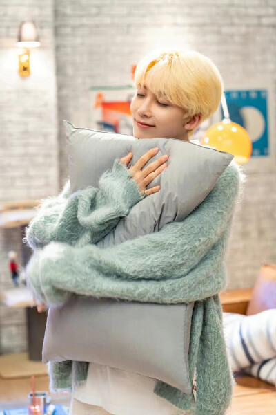 尹净汉（JEONGHAN）
☕︎ CR. smash ☕︎
❣️ⓈⒺⓋⒺⓃⓉⒺⒺⓃ❣️