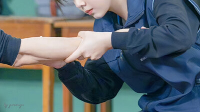  橙光素材 橙光剧情
截：剧：《向风而行》