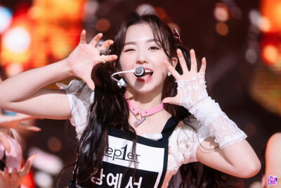 Yeseo 姜艺书
/图源见logo ​​​侵删