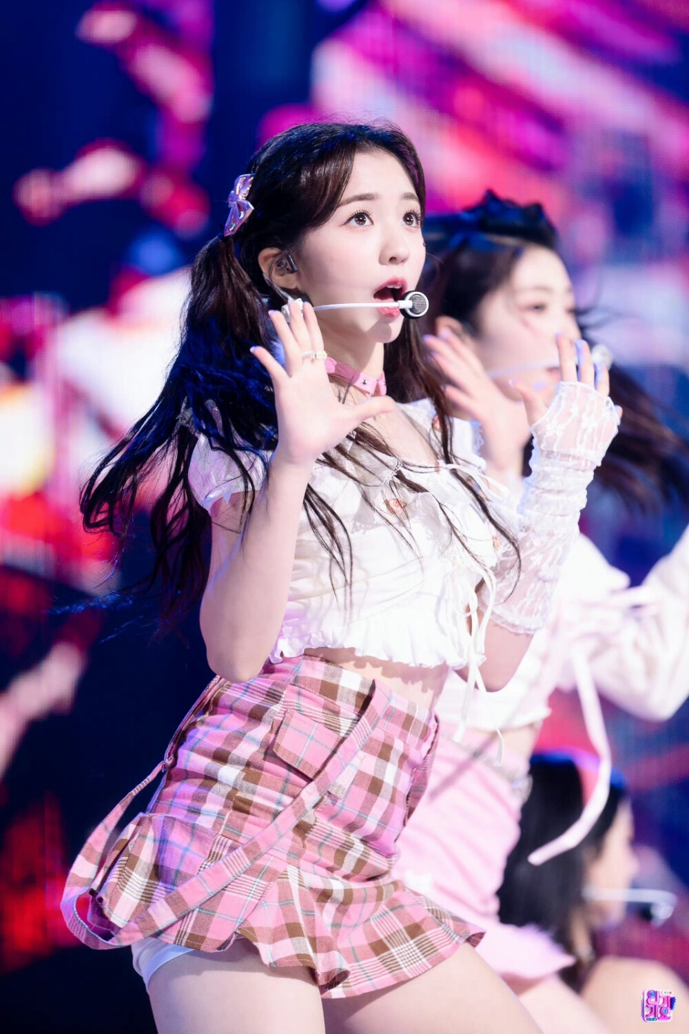 Yeseo 姜艺书
/图源见logo ​​​侵删