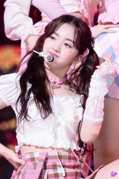 Yeseo 姜艺书
/图源见logo ​​​侵删