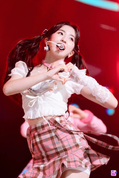 Yeseo 姜艺书
/图源见logo ​​​侵删