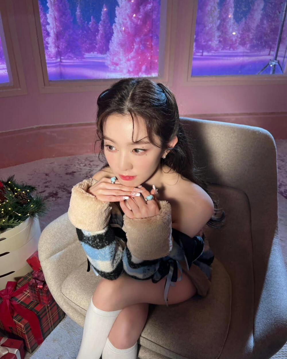 裴珠泫 Irene
/图源见logo ​​​侵删