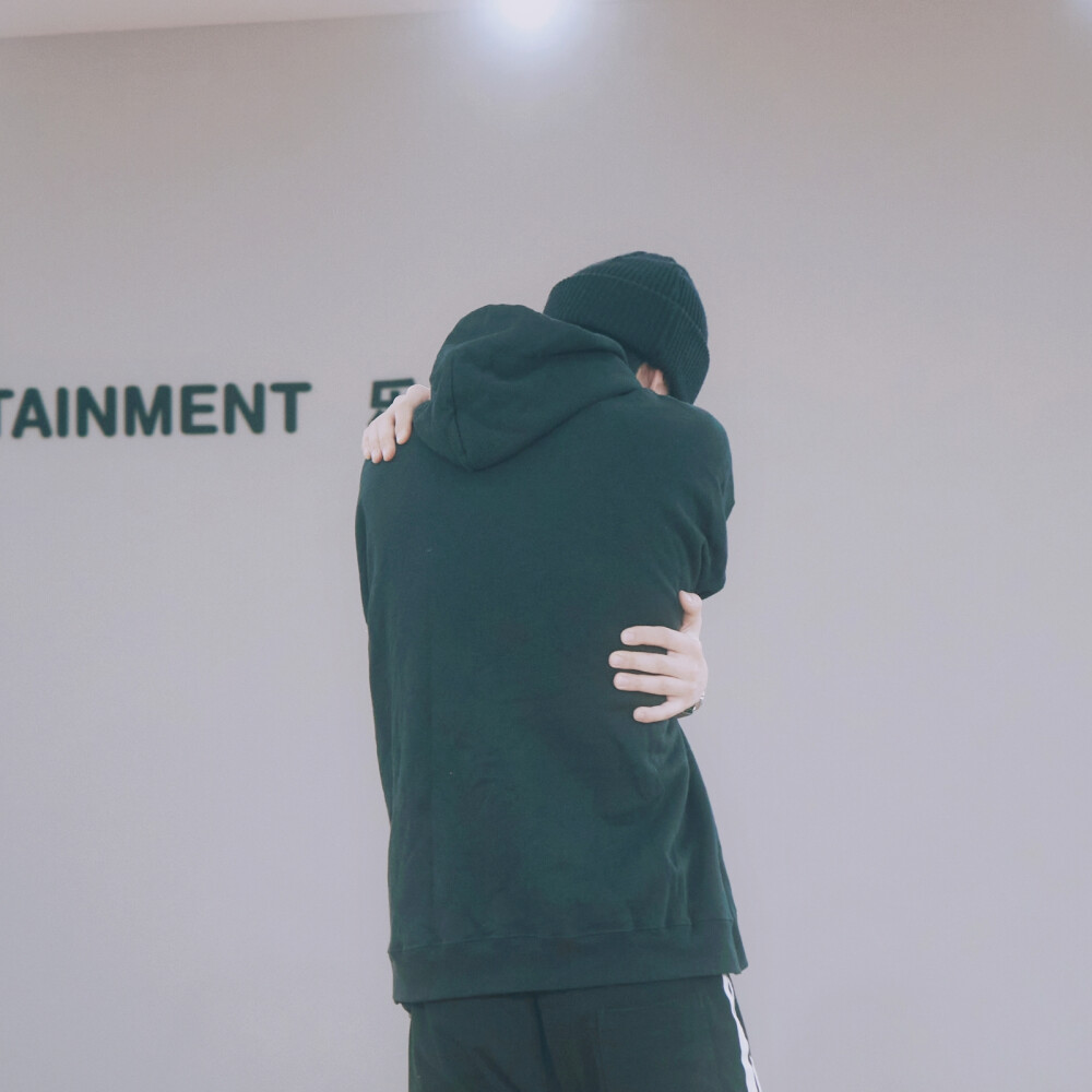 王一博
像阳光那样