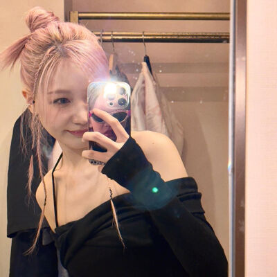 柳洙正 Sujeong
/图源见logo ​​​侵删