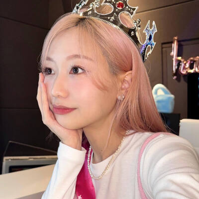 柳洙正 Sujeong
/图源见logo ​​​侵删